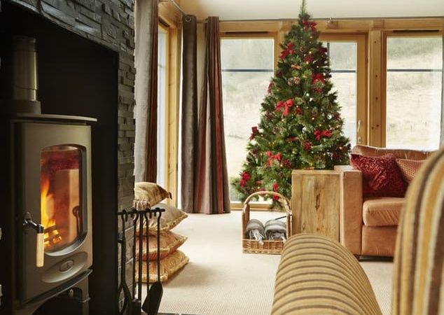 Hunter Lodges Christmas Decor