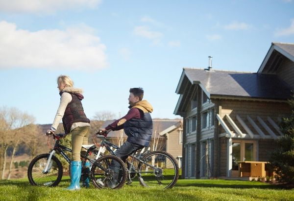 Hunter Lodges Exterior with Bikes