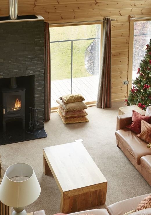 Hunter Lodges Christmas Decor