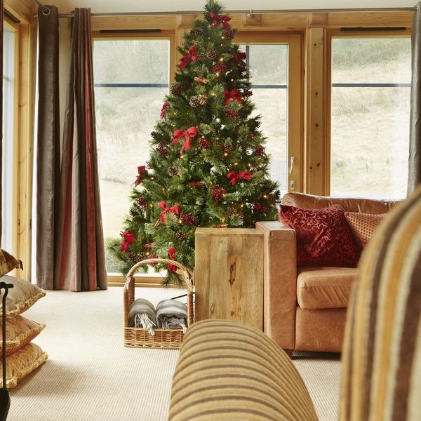 Hunter Lodges Christmas Decor