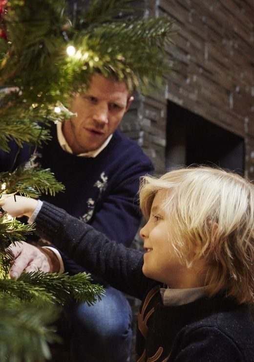 Hunter Lodges Family Christmas Preparations