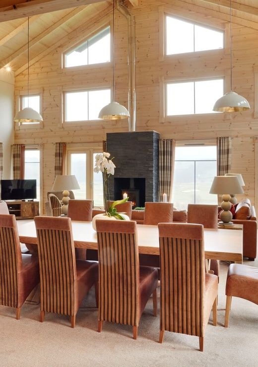 Hunter Lodges Open Dining Room