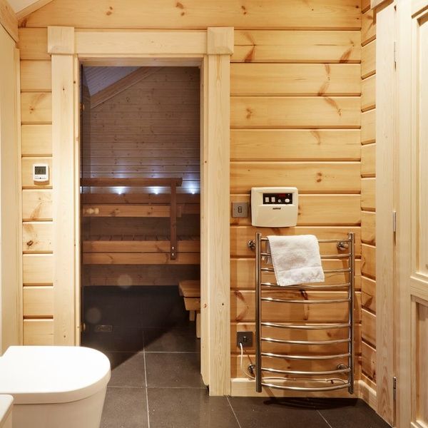 Hunter Lodges Bathroom