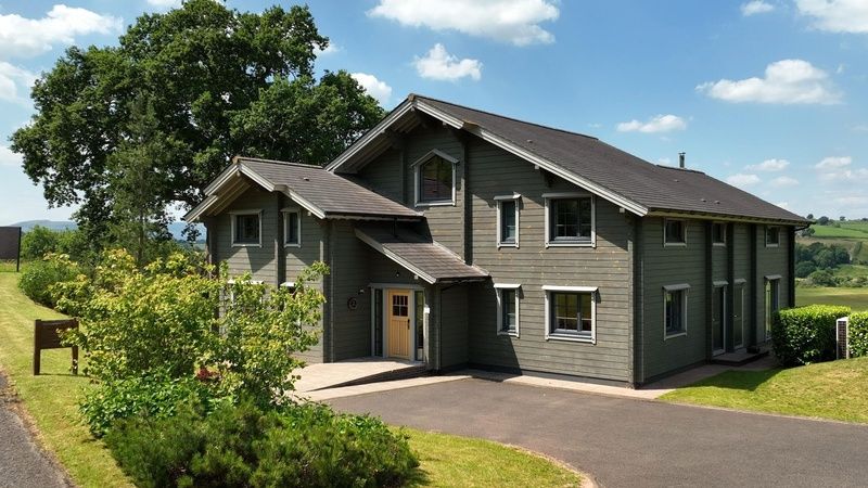 Hunter Lodges Exterior