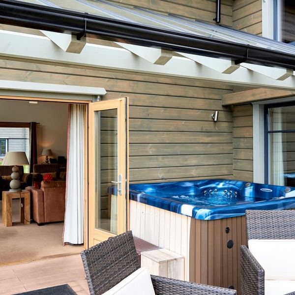 Hunter Lodges Hot Tub